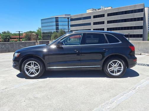 Phantom Black Pearl 2013 Audi Q5 2.0T Premium Plus