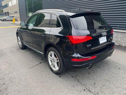 Phantom Black Pearl 2013 Audi Q5 2.0T Premium Plus