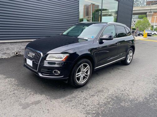 Phantom Black Pearl 2013 Audi Q5 2.0T Premium Plus