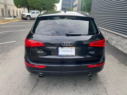 Phantom Black Pearl 2013 Audi Q5 2.0T Premium Plus