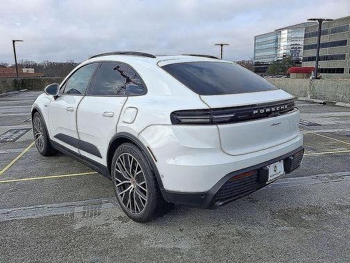 2025 Porsche Macan 
