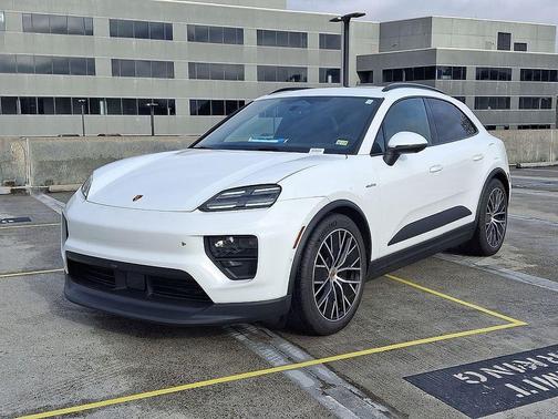 2025 Porsche Macan