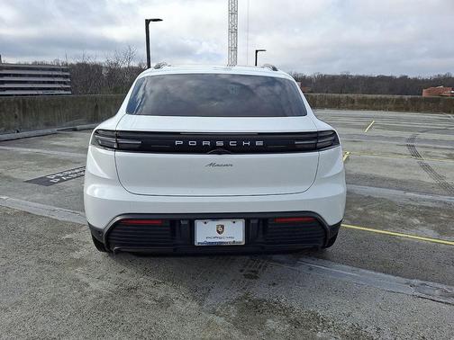 2025 Porsche Macan