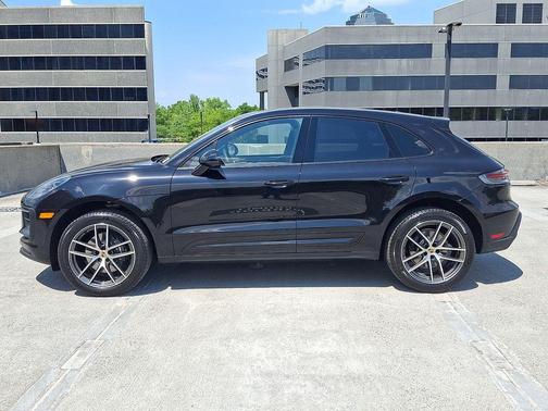 Jet Black Metallic 2026 Porsche Macan Macan