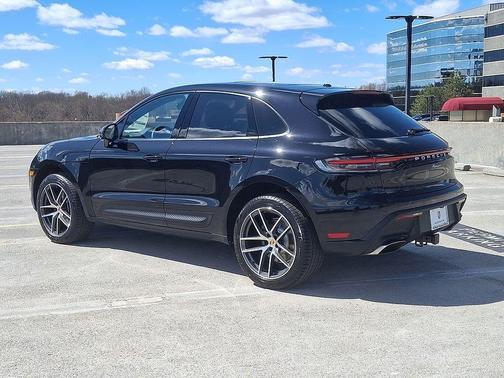 2025 Porsche Macan 