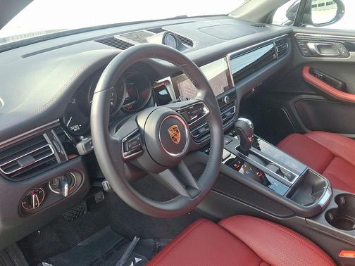 2023 Porsche Macan T