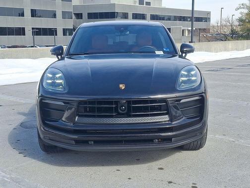 2023 Porsche Macan T