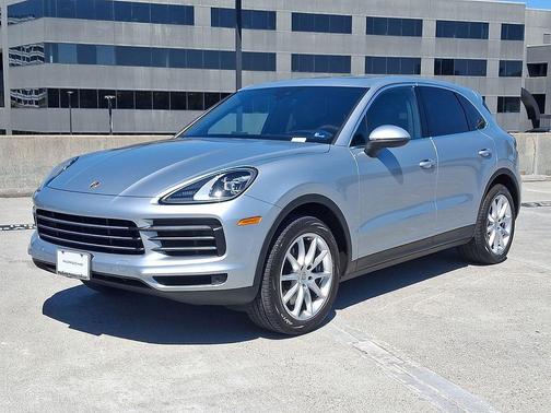 Dolomite Silver Metallic 2023 Porsche Cayenne Cayenne