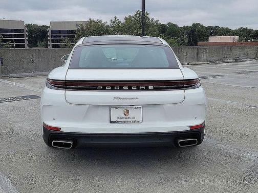 2024 Porsche Panamera 