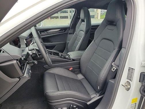 2024 Porsche Panamera 4