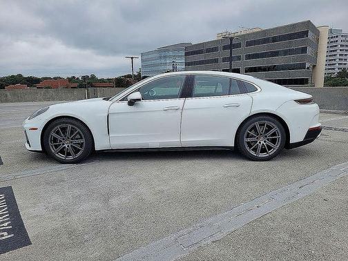 2024 Porsche Panamera 4