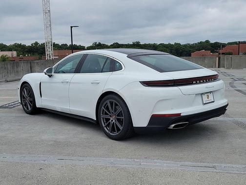 2024 Porsche Panamera 