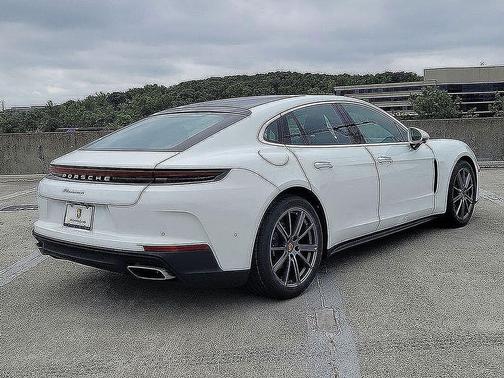 2024 Porsche Panamera 
