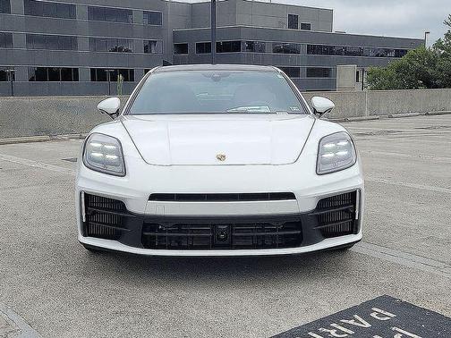 2024 Porsche Panamera 4