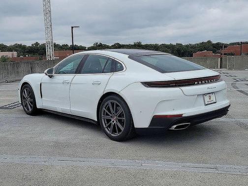 2024 Porsche Panamera 4