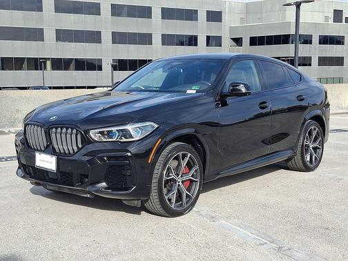 2022 BMW X6 M50i
