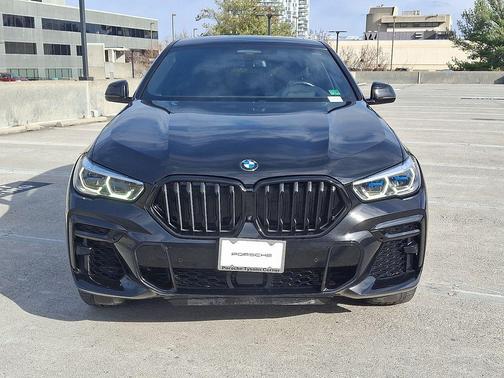 2022 BMW X6 M50i