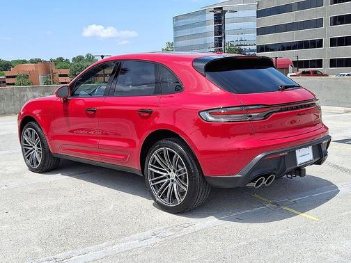 2025 Porsche Macan 