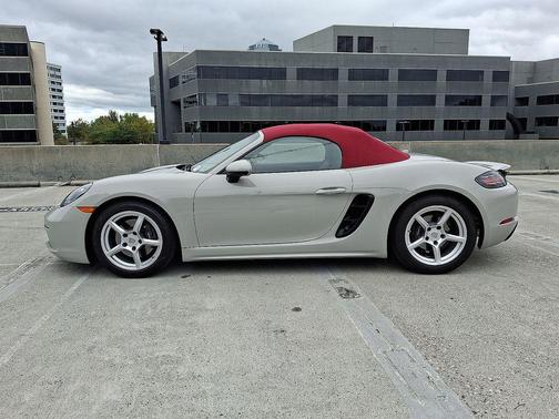 2024 Porsche 718 Boxster 