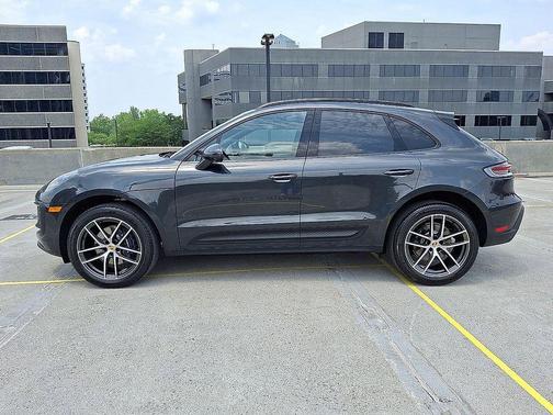 2025 Porsche Macan 