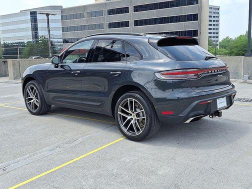 2025 Porsche Macan 