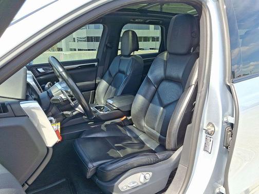 2017 Porsche Cayenne Platinum Edition