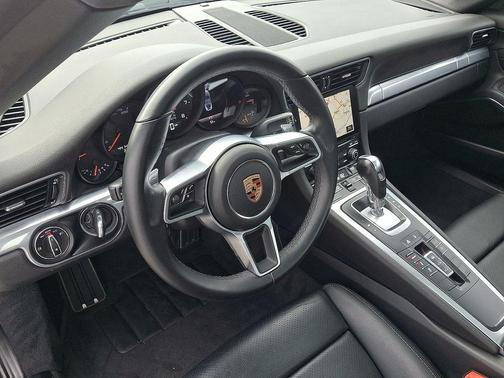 2017 Porsche 911 Carrera