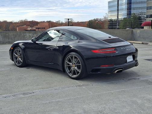 2017 Porsche 911 Carrera