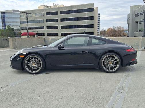 2017 Porsche 911 Carrera