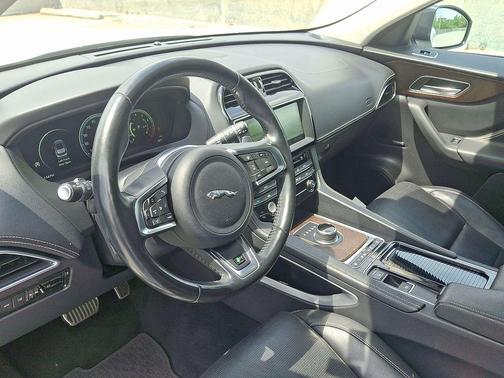2018 Jaguar F-PACE 30t R-Sport