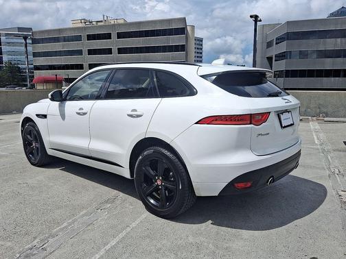 2018 Jaguar F-PACE 30t R-Sport