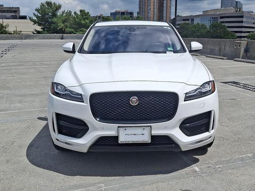 2018 Jaguar F-PACE 30t R-Sport