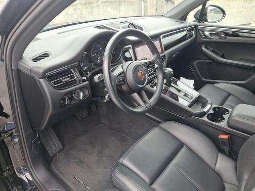 2023 Porsche Macan 
