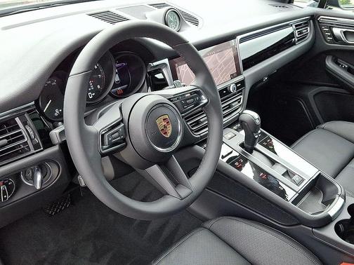 2025 Porsche Macan T