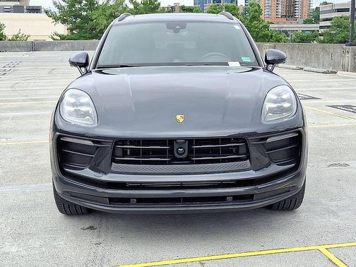 2025 Porsche Macan T