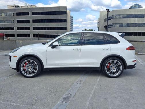 2016 Porsche Cayenne Turbo