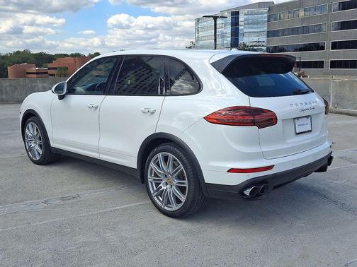 2016 Porsche Cayenne Turbo