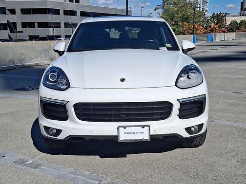2017 Porsche Cayenne Platinum Edition