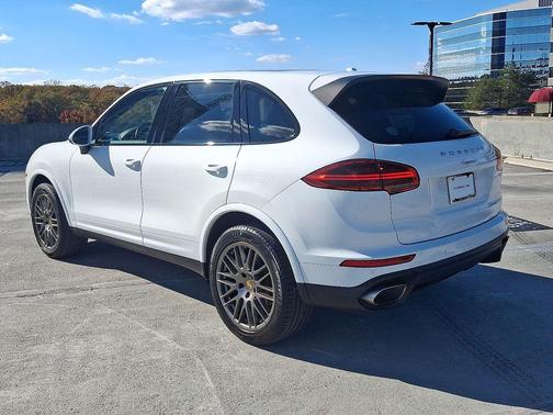 2017 Porsche Cayenne Platinum Edition