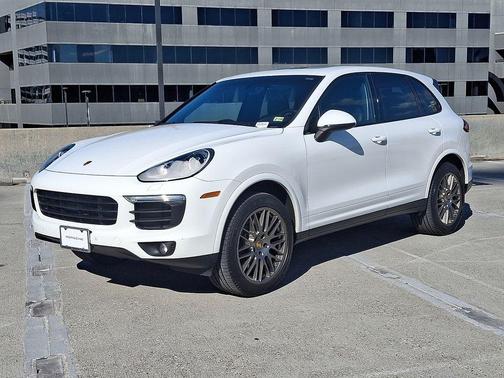 2017 Porsche Cayenne Platinum Edition