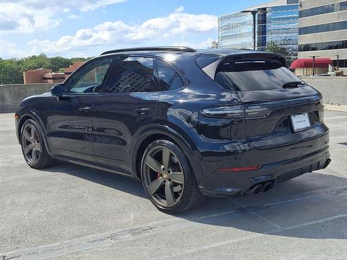 2022 Porsche Cayenne GTS