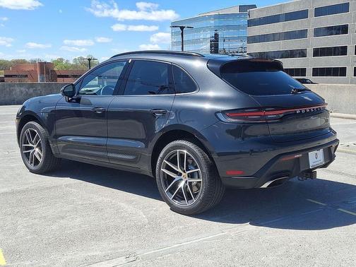 2025 Porsche Macan 