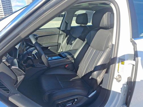 2023 Audi A8 L 55 TFSI quattro Tiptronic