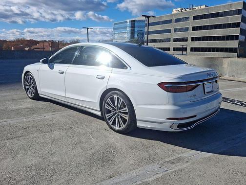 2023 Audi A8 L 55 TFSI quattro Tiptronic