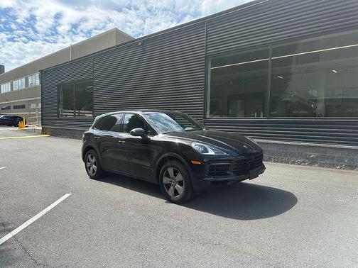 Black 2022 Porsche Cayenne Cayenne