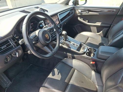 Jet Black 2023 Porsche Macan Macan