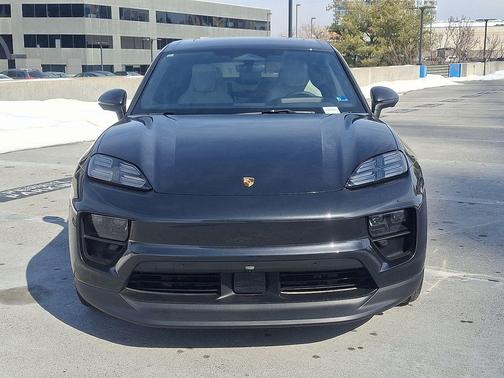 2026 Porsche Macan 4