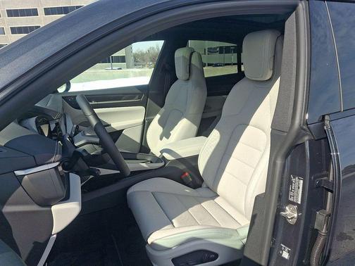 2026 Porsche Macan 4