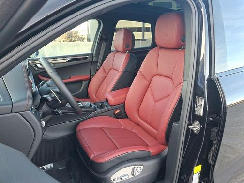 2026 Porsche Macan S