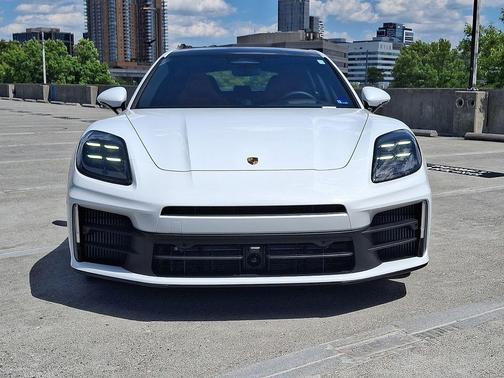 Carrara White Metallic 2026 Porsche Panamera